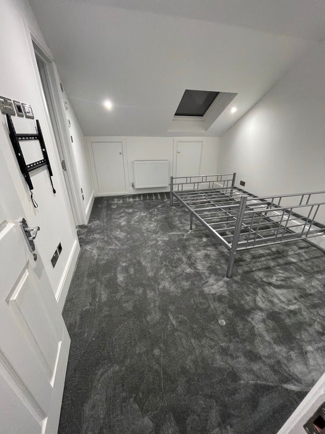 Double En-Suite Furnished  Main Photo