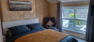 Cosy, quiet 2 bed cottage in fantastic location! Main Photo