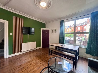 High Standard Refurbished 6 Bed Hmo in LS12! Main Photo