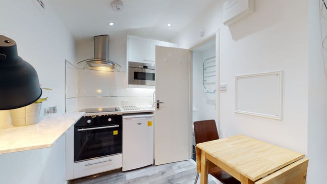 A Stunning Studio in Willesden Green-Some Bills In Main Photo