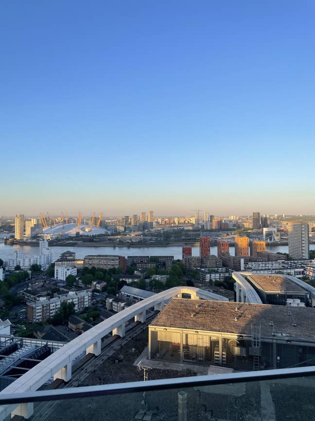 Luxury High-Rise Living by Canary Wharf Main Photo