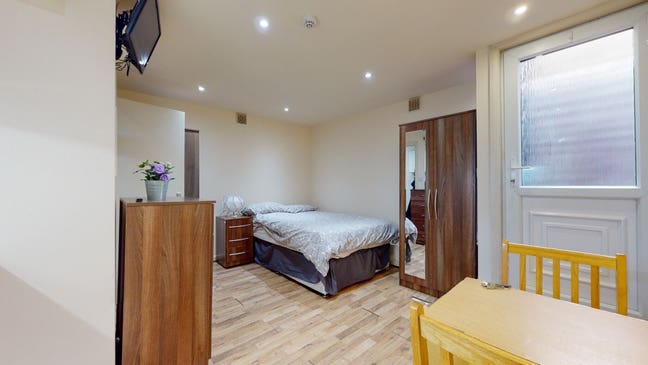 A Lovely Studio in Cricklewood-Some Bills Included Main Photo