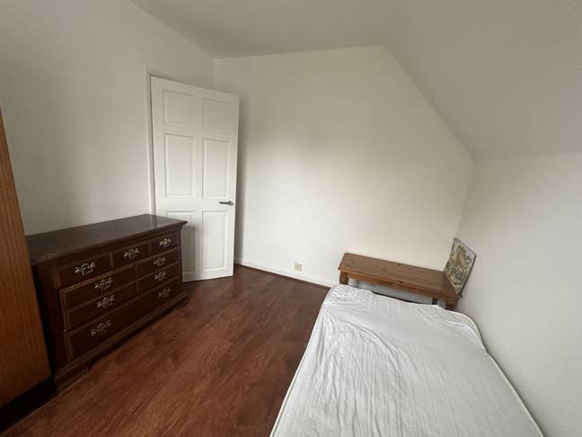 Very nice comfort Single room available  Main Photo
