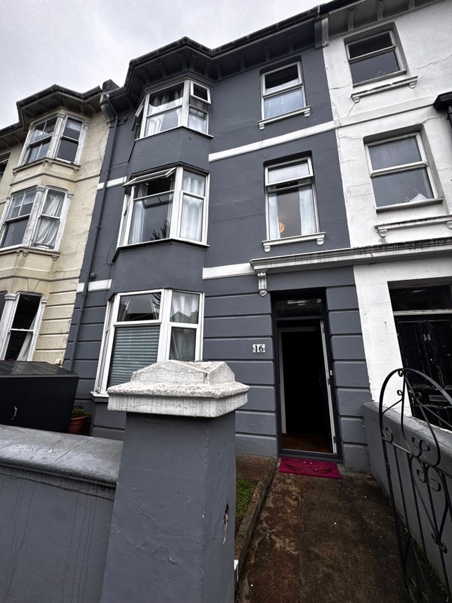Double room to rent  Main Photo