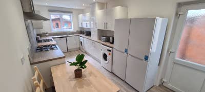 En-suite double room near Rugby City Centre Main Photo