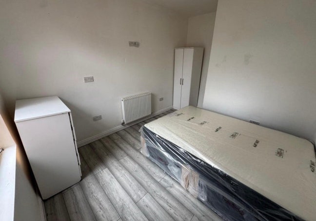 UC/PIP/ESA - Double Room - &pound;0 Move In Fees Main Photo