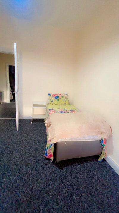 Full furnished double room in sharing is available Main Photo