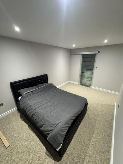2 brand new spacious rooms to rent in new home Main Photo