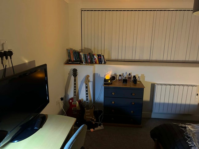 Modern double room - summer let (May 11- August 2n Main Photo