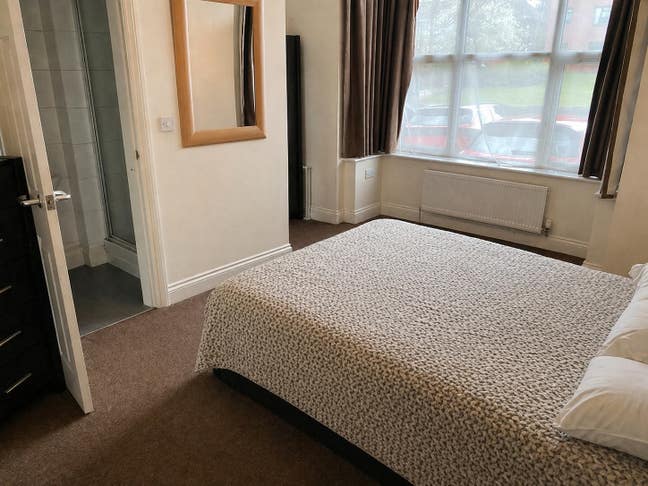 Double En-suite Room ** Virtual Tour Available** Main Photo