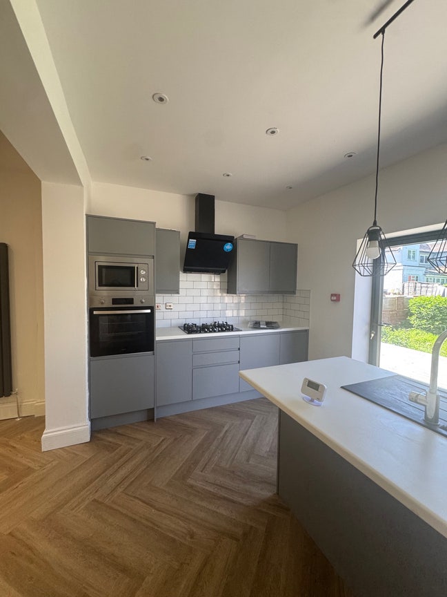 Stunning Rooms Available Now Main Photo