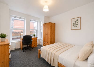  Premium Double  Rooms • City Centre • No Deposit  Main Photo