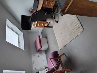 Single Room + use of own Living Room with En-suite Main Photo