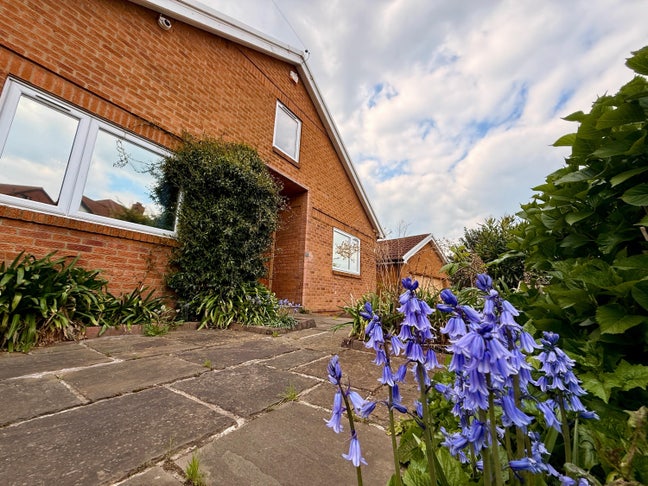 Spacious Double Room in Modern House Main Photo