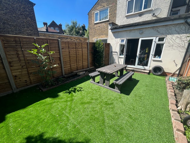 🏠 Studio Sized En-suite - Lounge & Garden 🌳  Main Photo