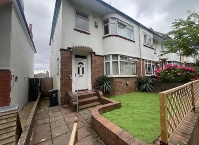 Large Double Room Available in 4-Bed House Share I Main Photo