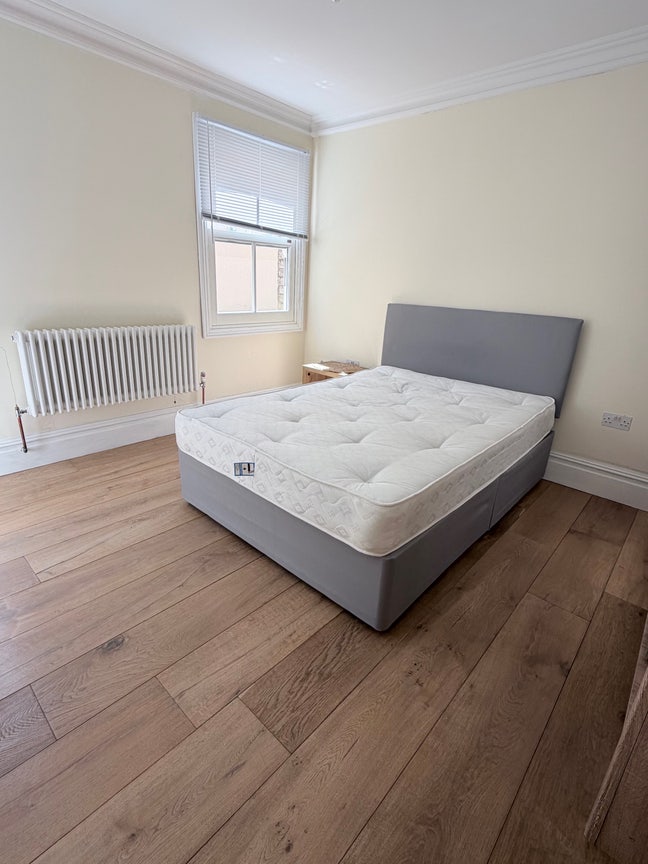 Furnished double room Main Photo