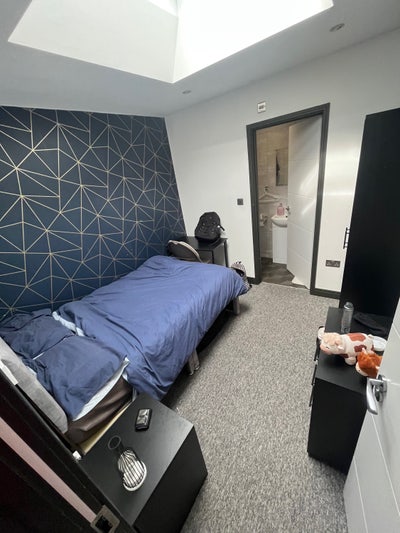 Double bed Available now in Filton avenue  Main Photo