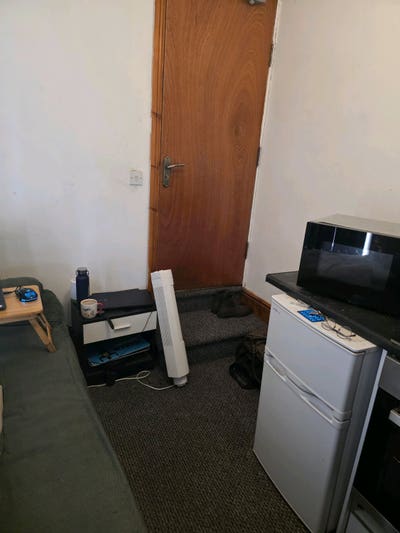 Studio Flat Available Now  Main Photo
