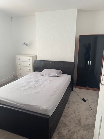 4 bedroom house in Gillingham  Main Photo