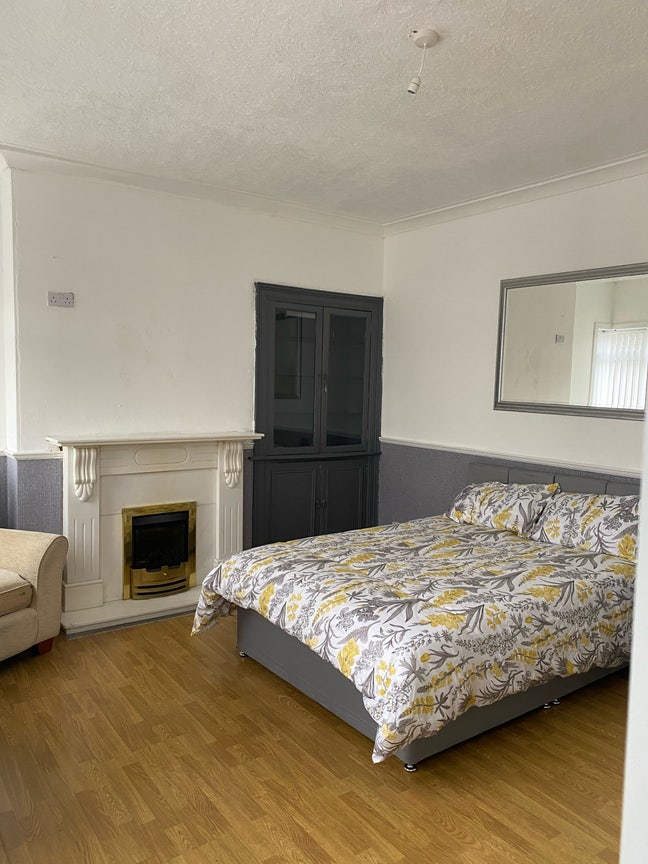 Big Room bills included  Main Photo