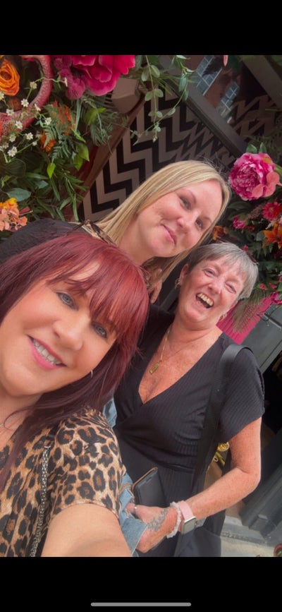 Hi! I’m a 58 year old female looking for a ... Main Photo