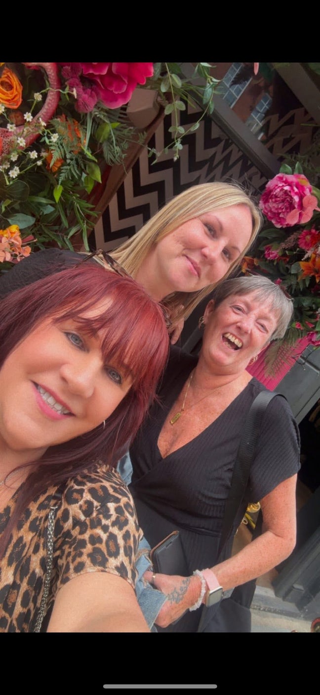 Hi! I’m a 58 year old female looking for a ... Main Photo