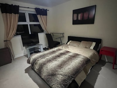 Double  Room close to Shire Park area Main Photo