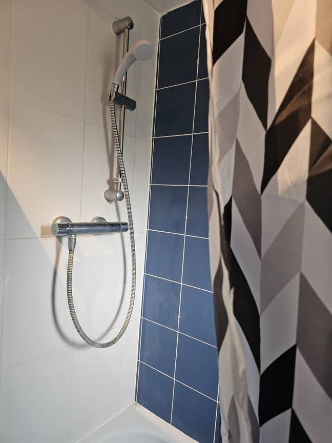 Large Room to share near Bracknell main Station  Main Photo