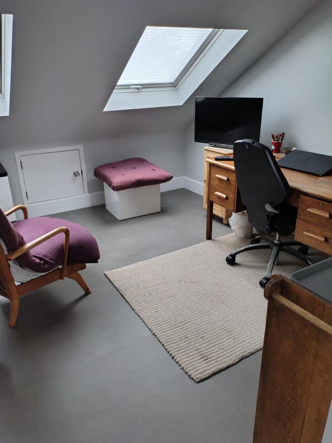 Single Room + use of own Living Room with En-suite Main Photo