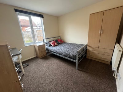 Double Room - Near Broomfield Hospital Main Photo