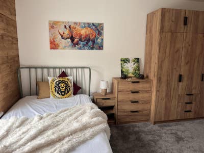  Double  room  with  ensuite-  BS16  Main Photo