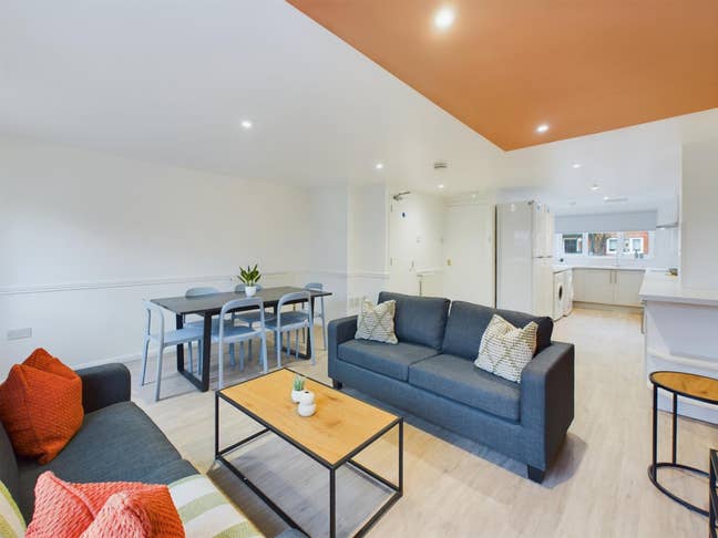 Modern House Share - &pound;0 Deposit - Sage Rd Main Photo