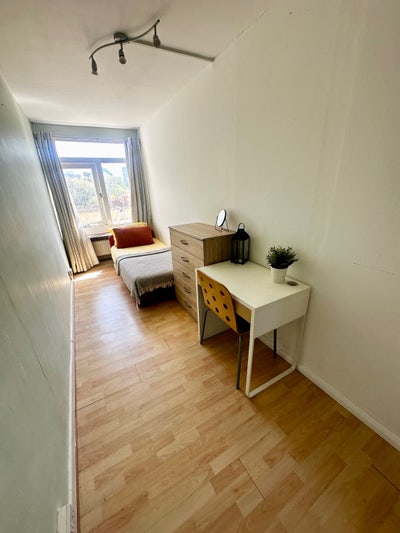 Single room in Roehampton-Available Now Main Photo