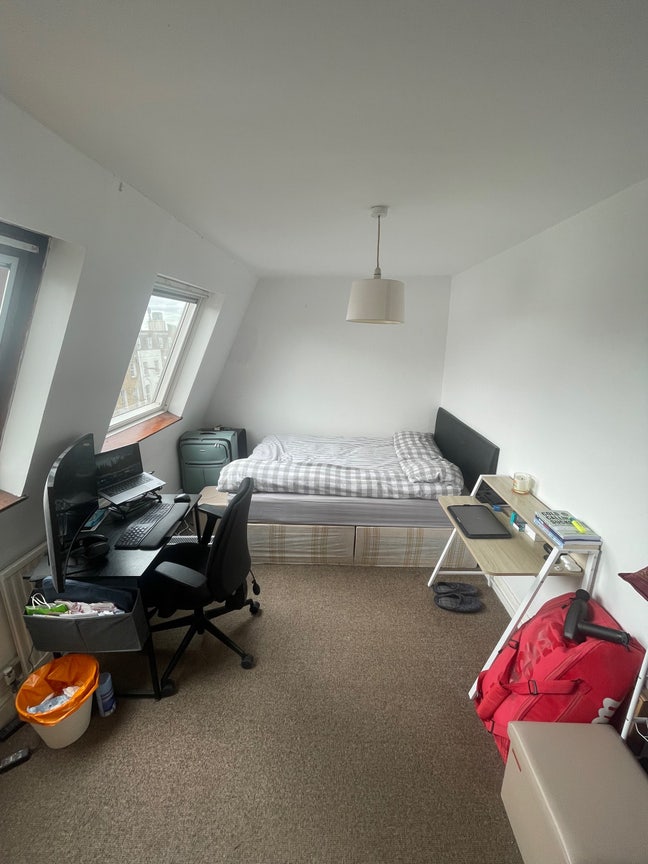 Spacious Room in Camden Main Photo