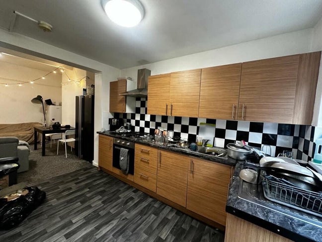7 bed student house in Arboretum area  Main Photo