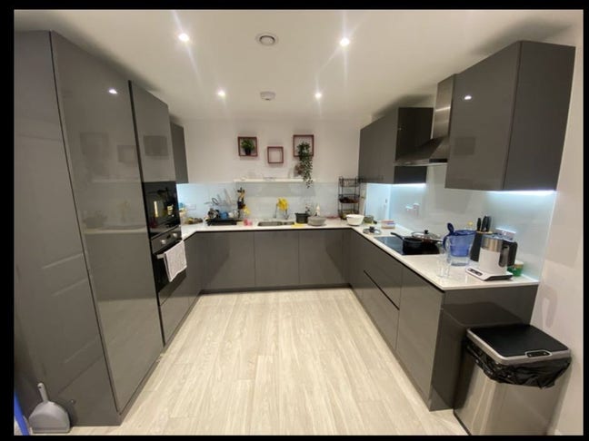 En-suite double bedroom Main Photo