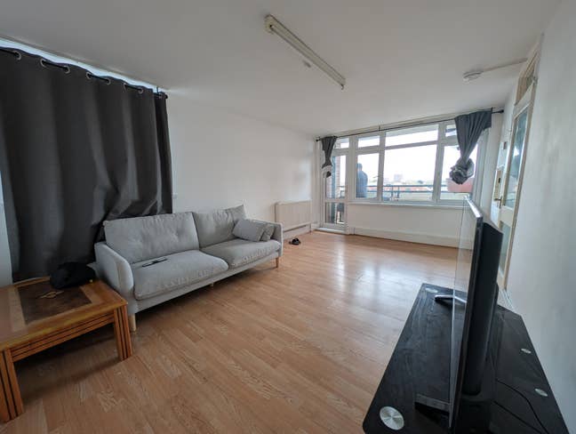 Large Double Bedroom  (Whole Flat To Yourself) Main Photo
