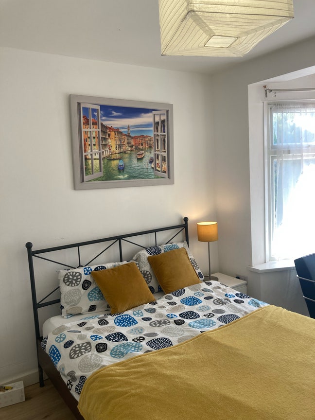 Double room 9 mins walk Hanger lane & Park Royal S Main Photo