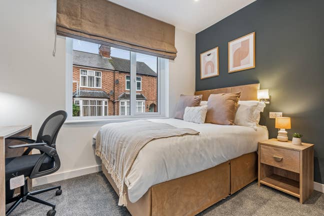 Quiet Professional House | All Bills Included Main Photo
