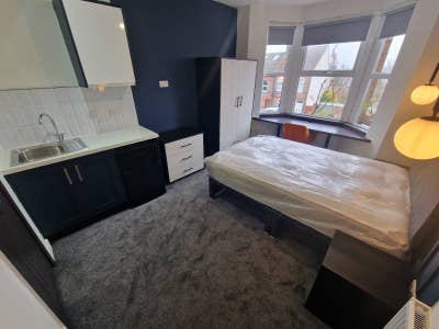 Double Room in Town Centre - Bills Included Main Photo