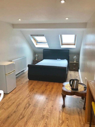 Double room to rent  Main Photo