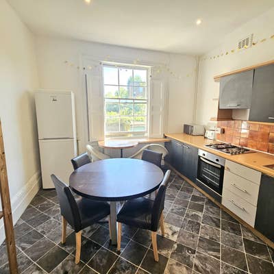💥Spacious 5-Bed Terraced Home Near King's Cross💥 Main Photo