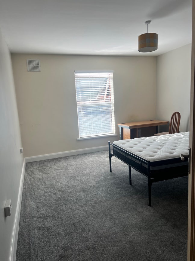     Flatmate Needed – Relaxed & Tidy Home Main Photo