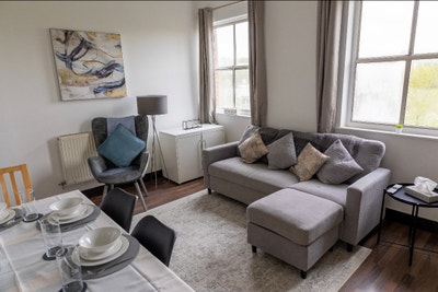 2Bed AirBnB FLAT. in Southampton  center w parking Main Photo