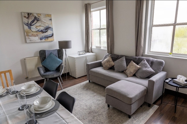 2Bed AirBnB FLAT. in Southampton  center w parking Main Photo