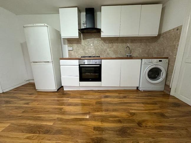 2 Bedroom Flat to Rent – Langthorne Road, E11 Main Photo