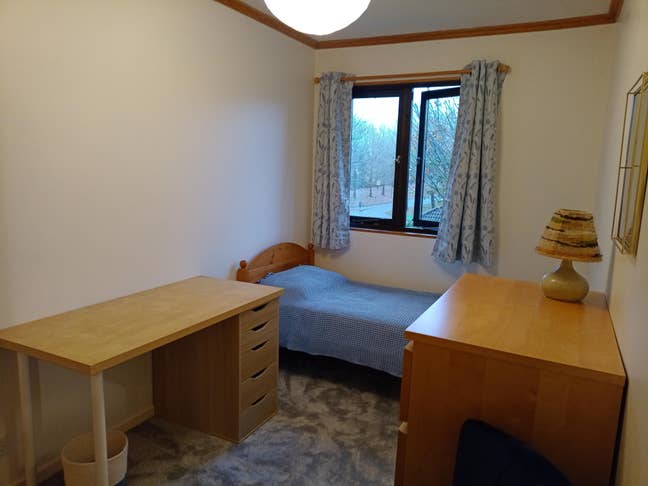 Furnished room, quiet family house, bills included Main Photo