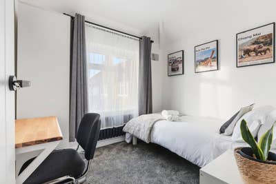 1 Double & 1 Single Room in Dagenham RM10 Main Photo