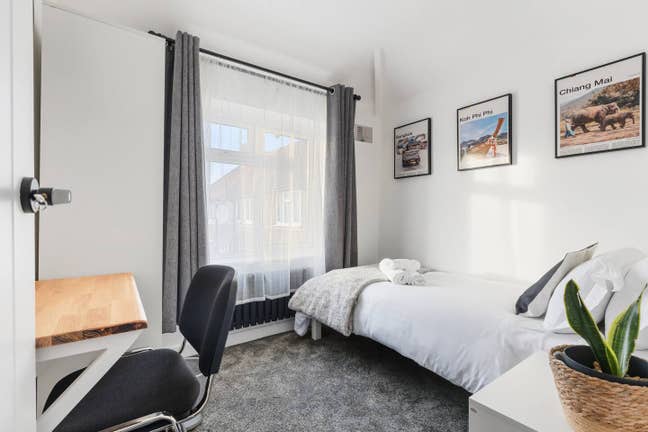 1 Double & 1 Single Room in Dagenham RM10 Main Photo